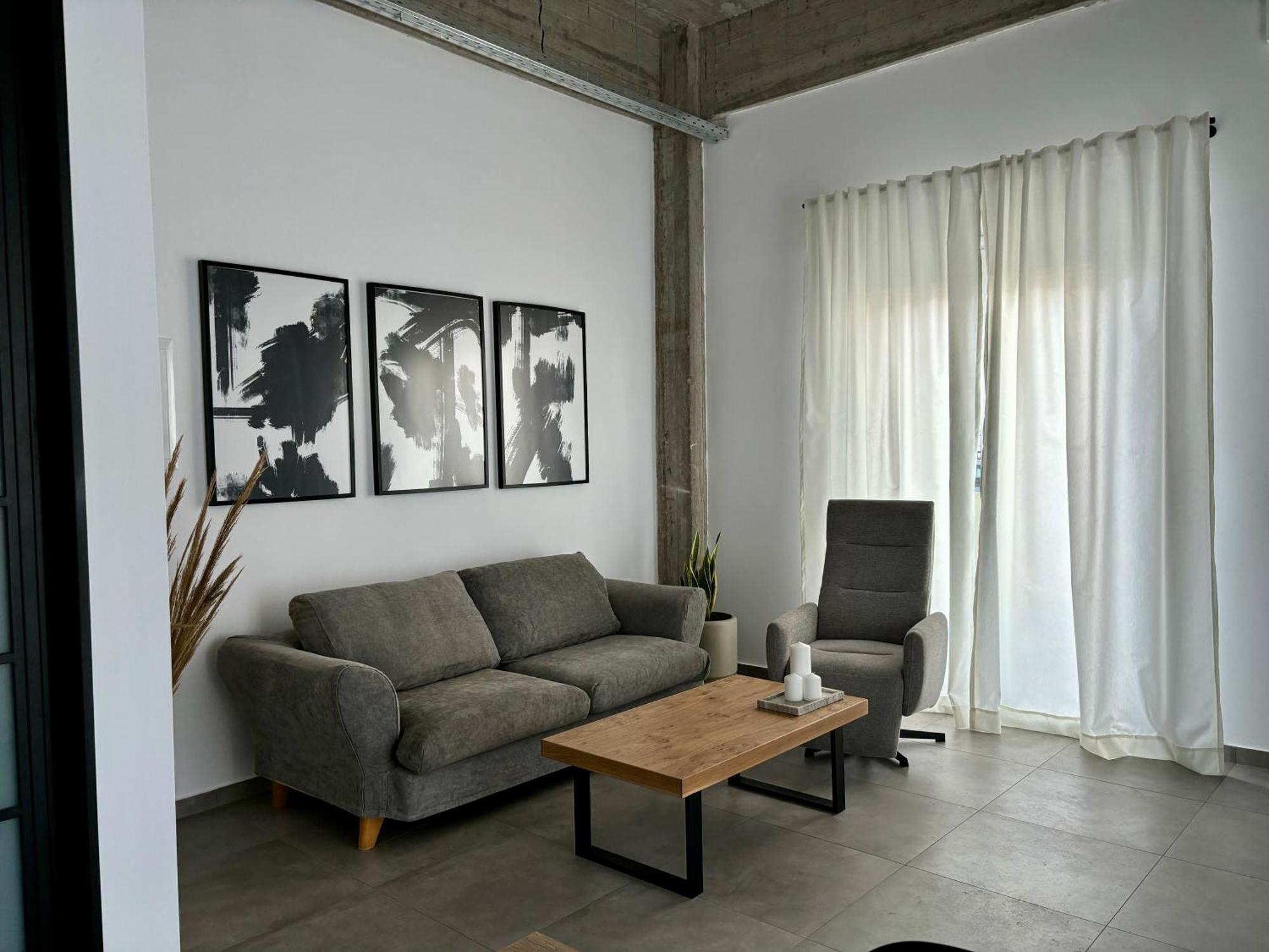 Industrial Loft Comfort Living Heraklion  Bagian luar foto