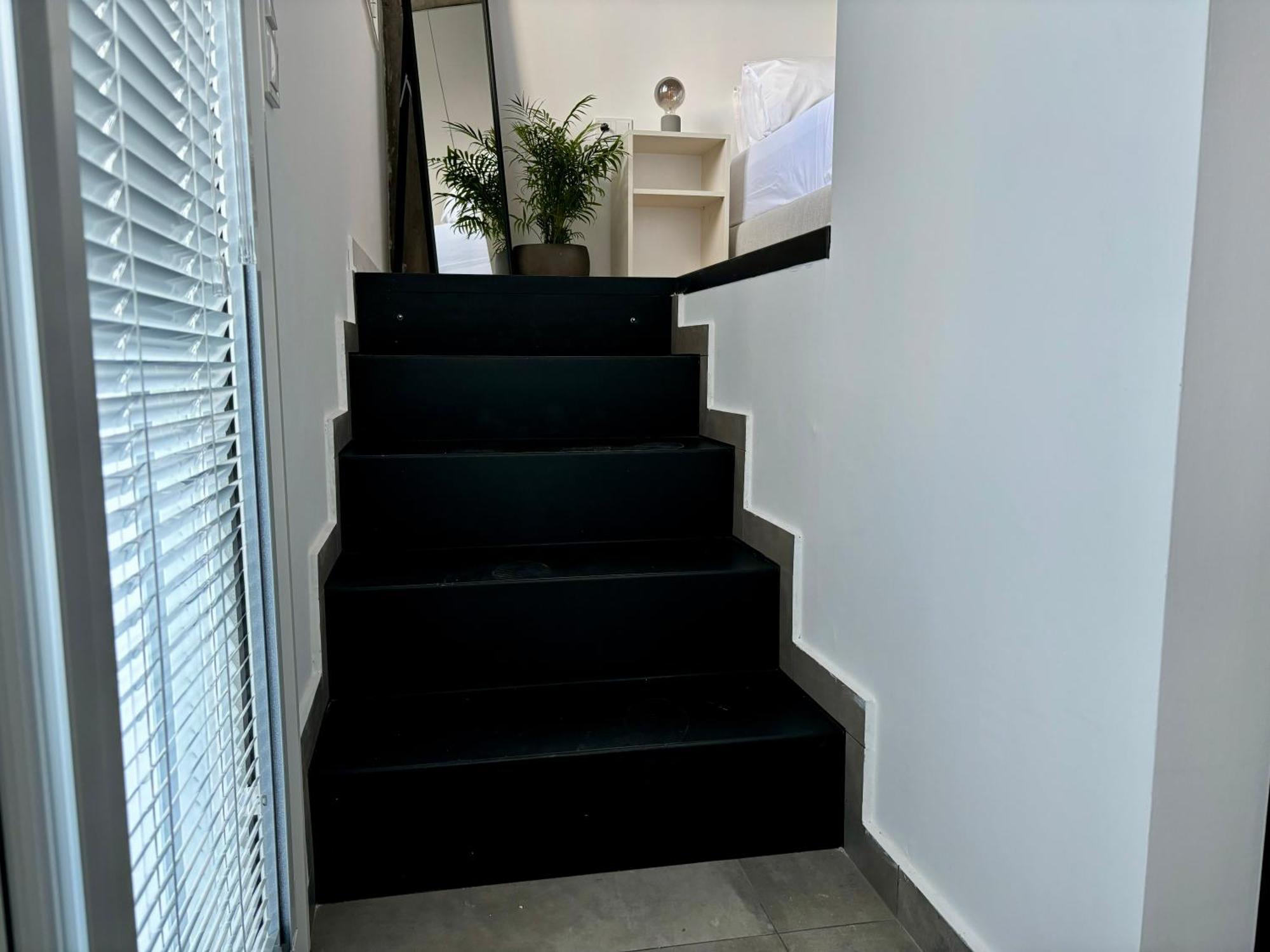 Industrial Loft Comfort Living Heraklion  Bagian luar foto