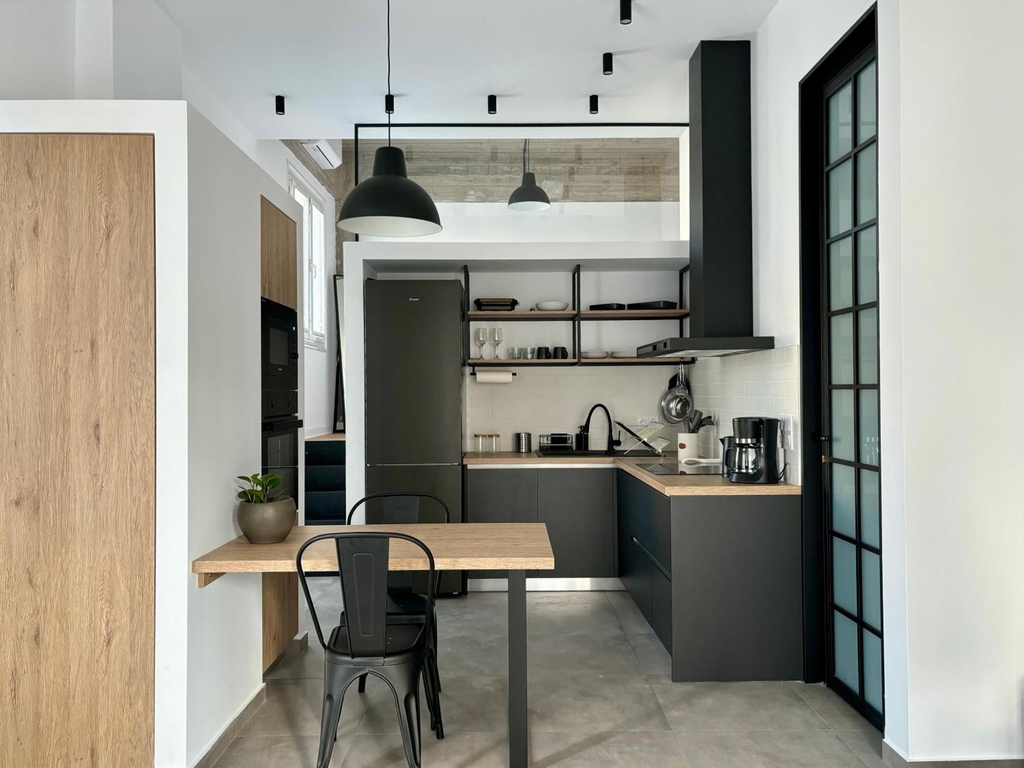 Industrial Loft Comfort Living Heraklion  Bagian luar foto