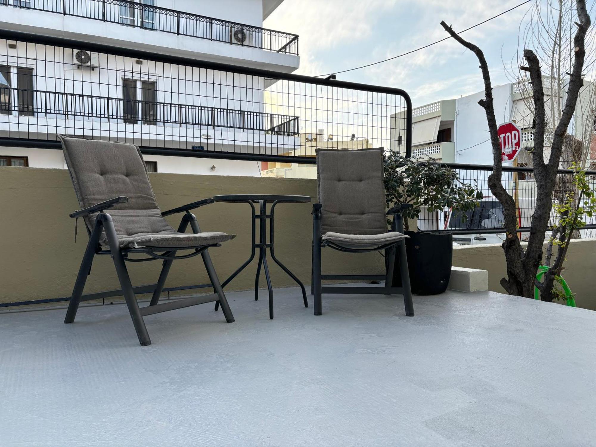 Industrial Loft Comfort Living Heraklion  Bagian luar foto